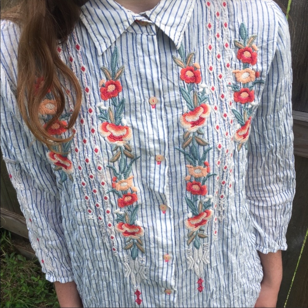 ❤️Host Pick❤️ Sold JOHNY WAS Preppy Floral Top - Picture 2 of 7